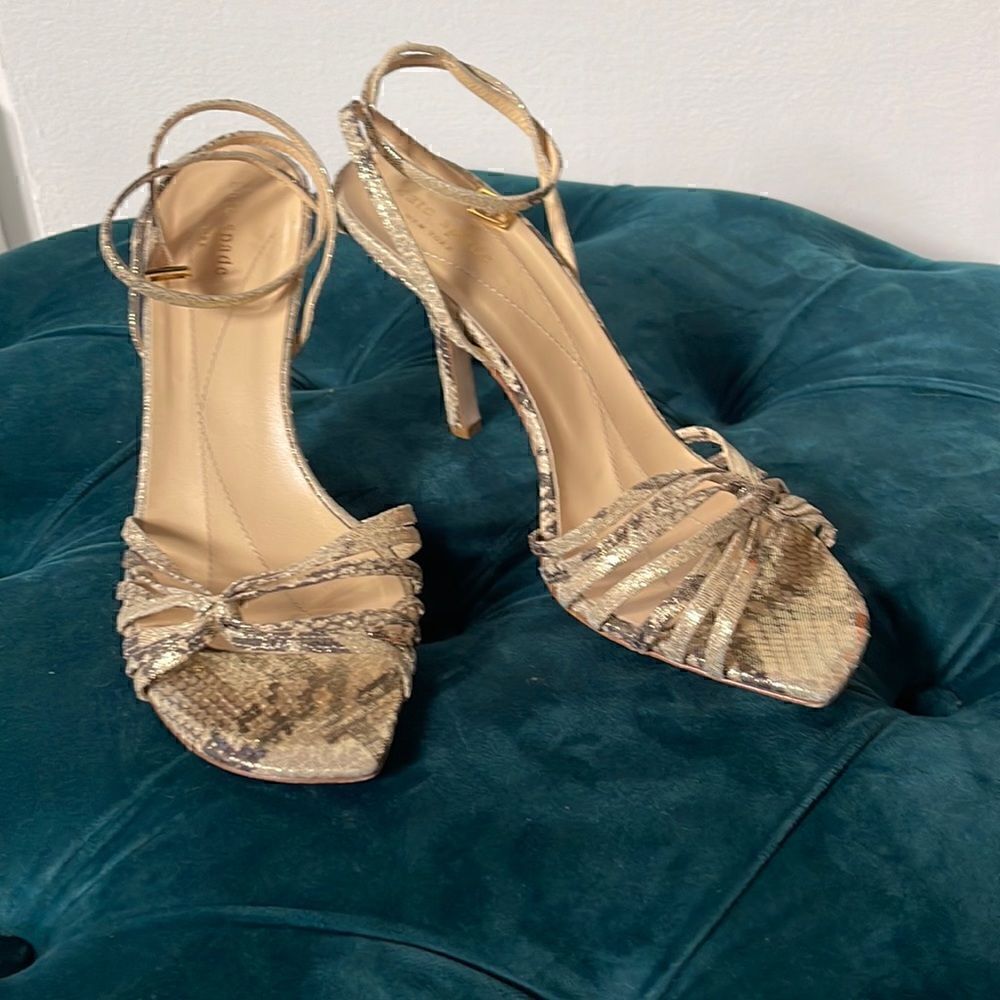 KATE SPADE NEW YORK  Women Snakeskin Metallic Ankle Strap Sandals Sz 9